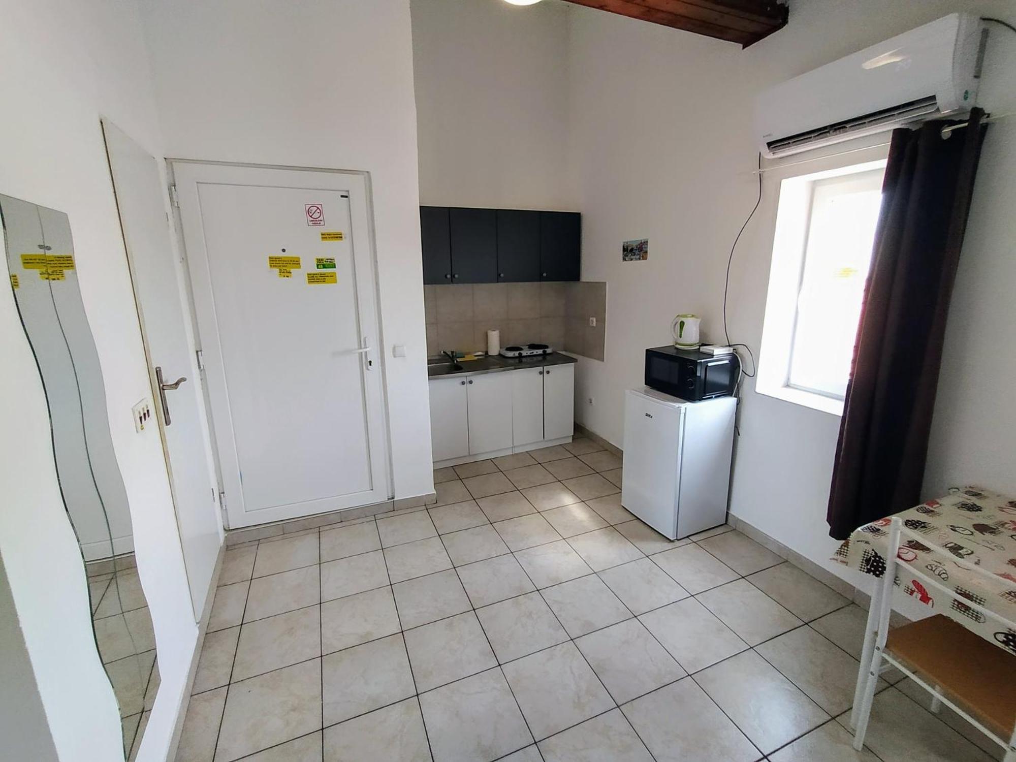 Dejan apartment4-Top centar with PRIVATE parking Pula Bagian luar foto