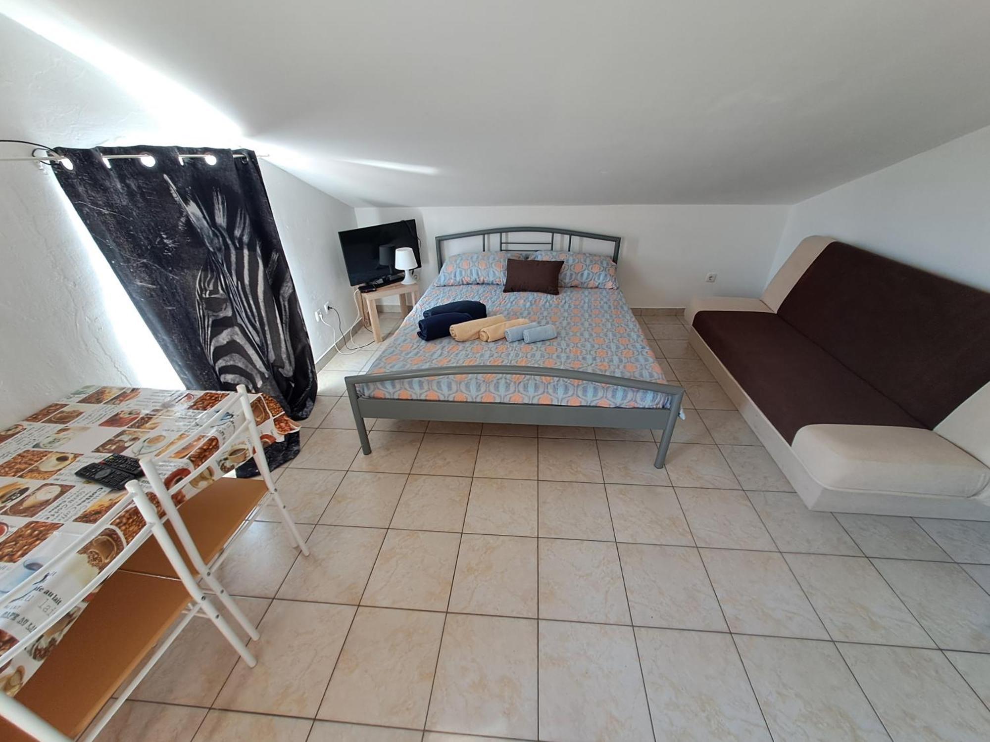 Dejan apartment4-Top centar with PRIVATE parking Pula Bagian luar foto